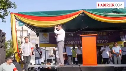 HDP Genel Başkanı ve Cumhurbaşkanı adayı Demirtaş, Paris'te