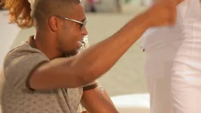 Exclu Public : vidéo : découvrez Clap your hands, le premier clip de Senna !