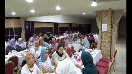 İMAM HATİPLİLER GÜMÜLCİNE'DE İFTAR YEMEĞİNDE KUCAKLAŞTI