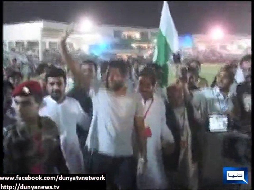 Despite odds thousands turn out in Quetta for a glimpse of Afridi