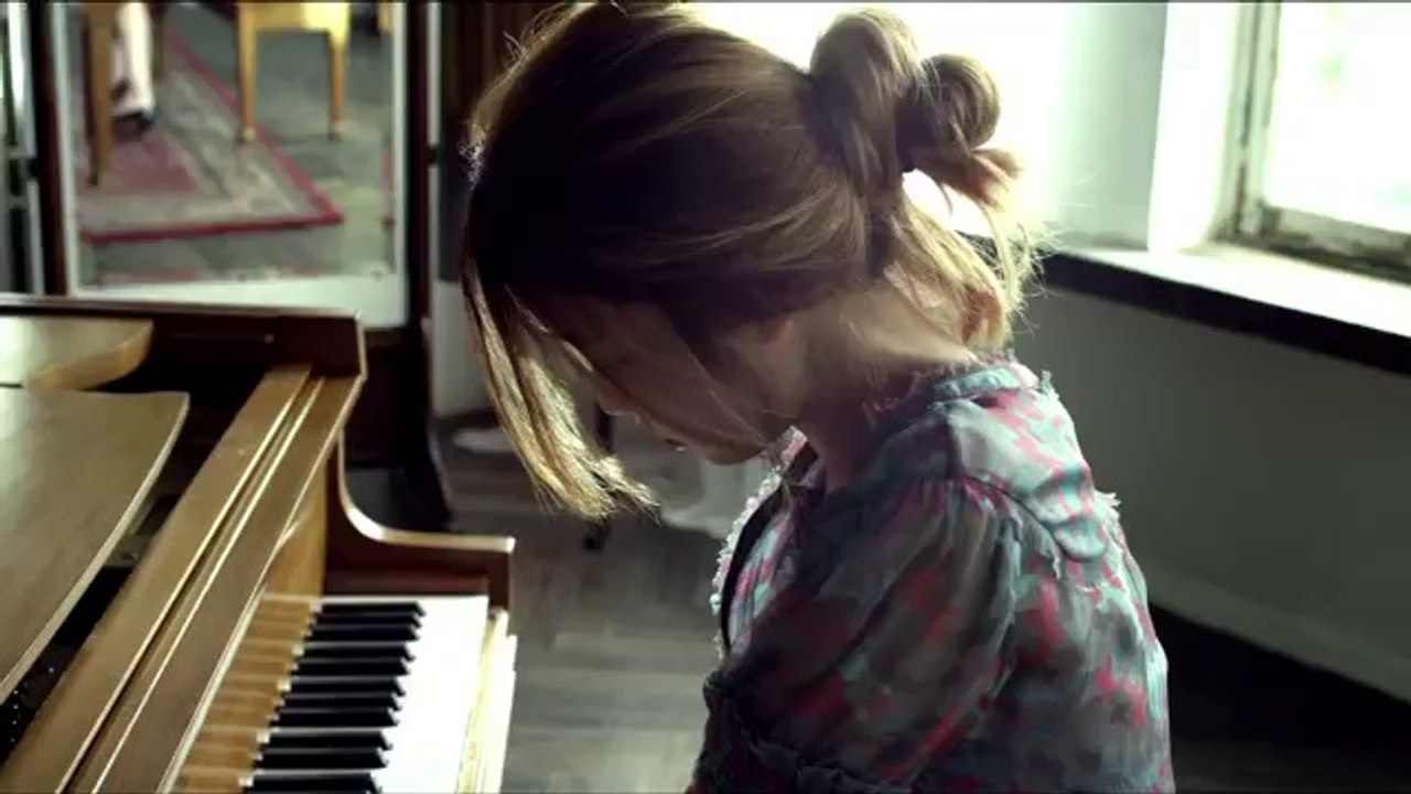 [Teaser 1] IU(아이유) _ Between the lips(입술 사이) (50cm)