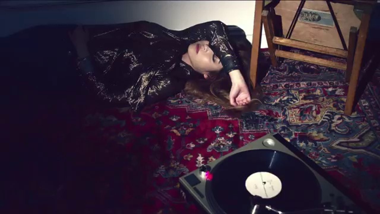 [Teaser 5] IU(아이유) _ Love of B(을의 연애) (With 박주원)