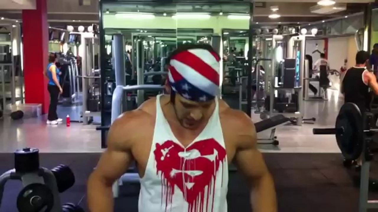 LEX - Shoulder Tip and Leg Posing