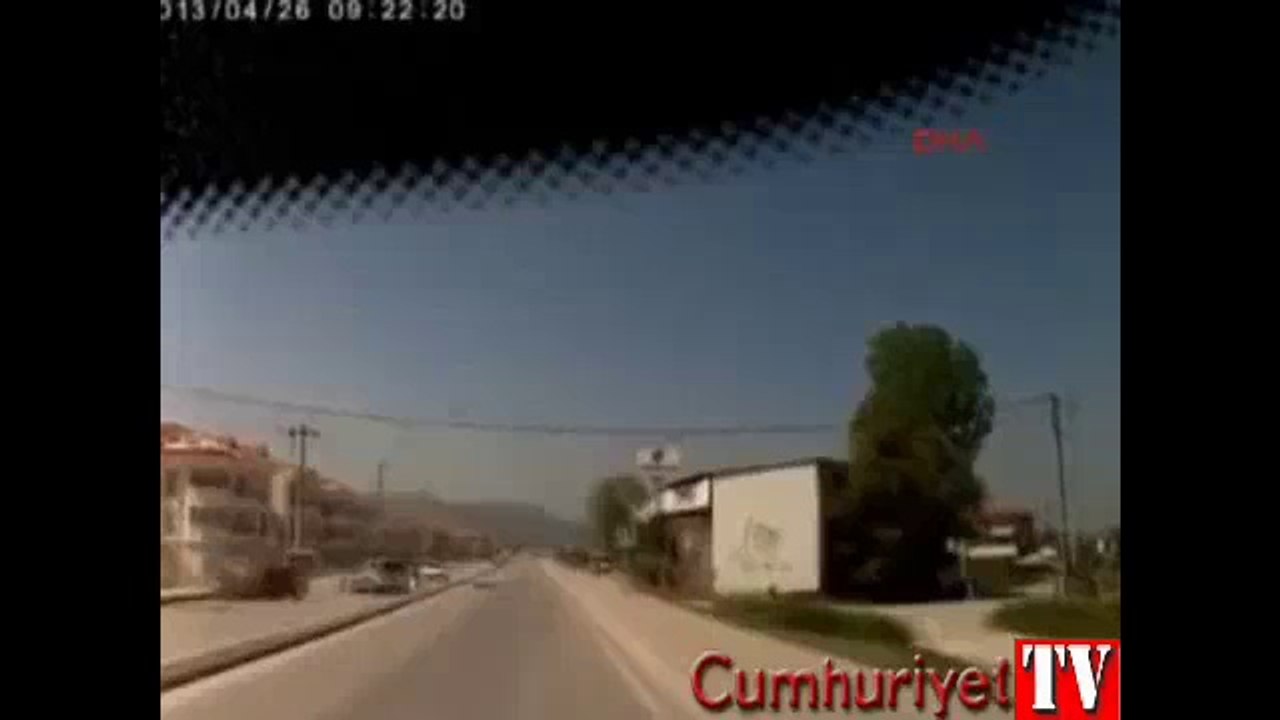 Sakarya'da araç kameraları korkunç kazaları kaydetti