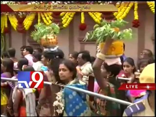 Lal Darwaza teeming with devotees for Bonalu