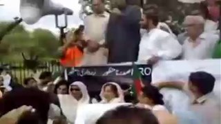 Imran Khan protesting against Zardari's Presidential Elections.