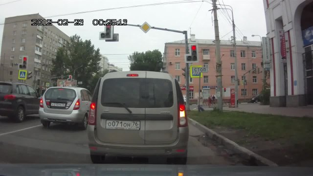 Une camionette provoque plusieurs accidents (Russie)