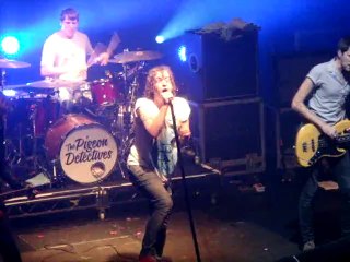 The Pigeon Detectives - Hold Your Gaze