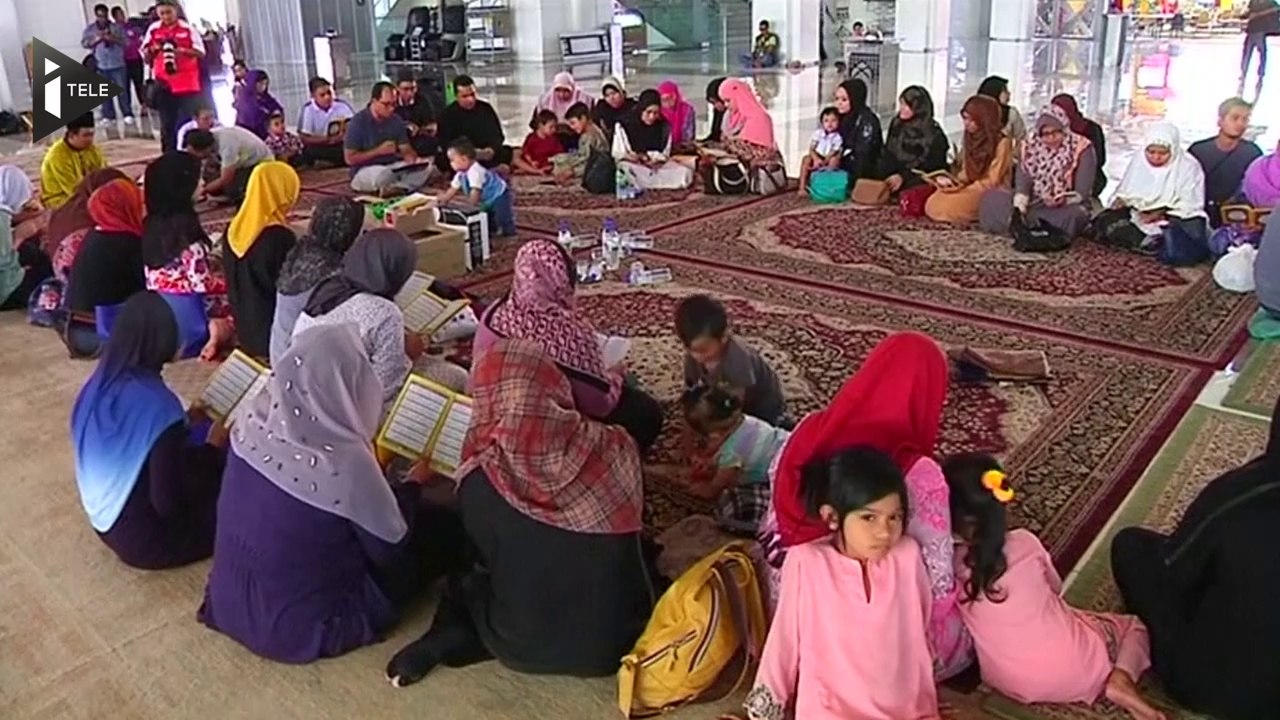 Vol MH17 : émotion et recueillement à Kuala Lumpur