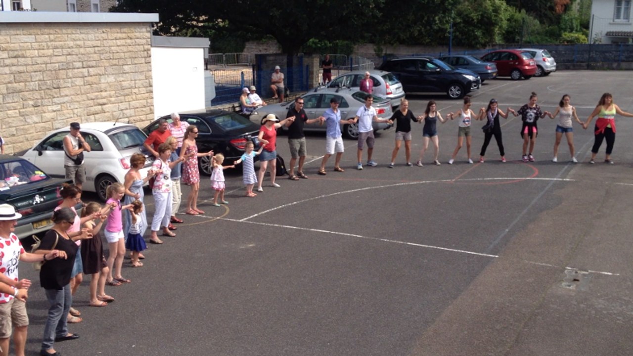 La fête des pommiers démarre en dansant