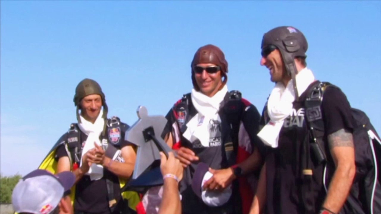 Extremsport: Action und Adrenalin beim Wingsuit 4 Cross Race