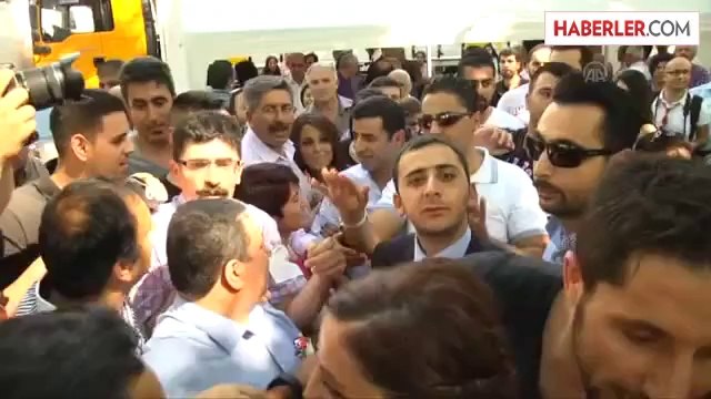 Demirtaş: ''IŞİD'e karşı sessizliklerini anlamakta zorlanıyoruz -