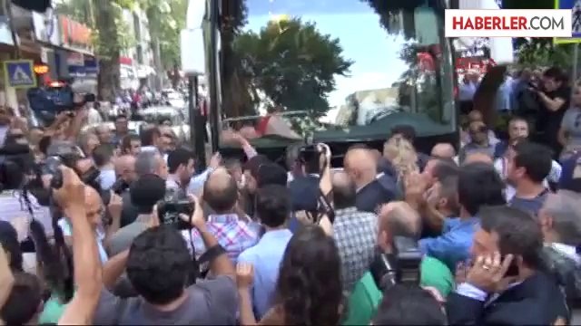 Cumhurbaşkanı Adayı Ekmeleddin İhsanoğlu Gebze'den Sonra Geldiği İzmit'te Emek Otel'de...