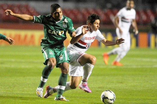 Em péssima atuação, São Paulo perde para Chapecoense