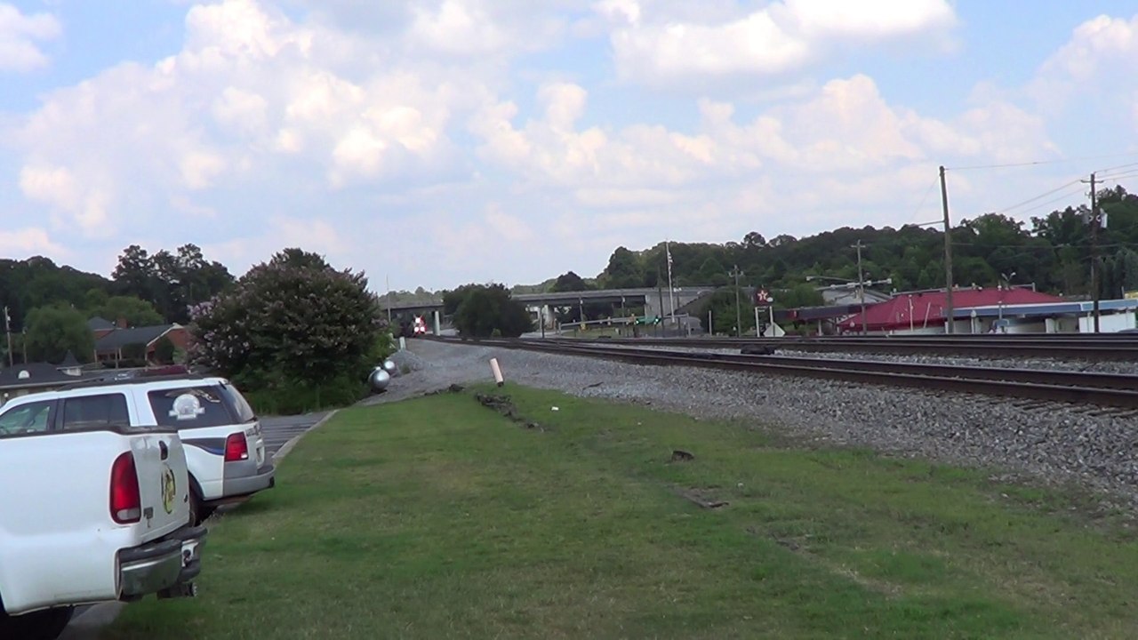NS 282 Intermodal Train NB through Austell Ga.