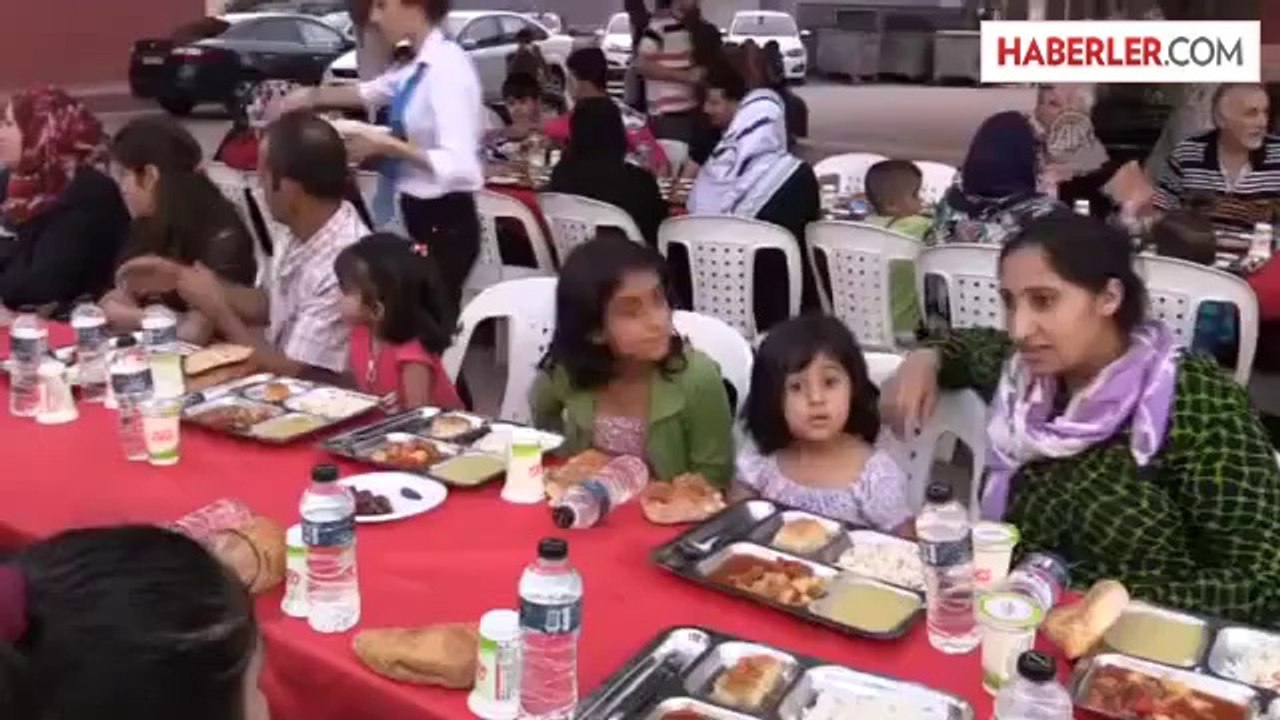 Suriyelilere iftar programı -