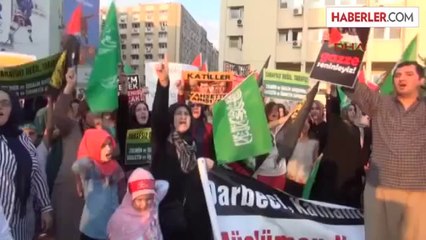 İzmir'de, Gazze'ye Destek Eyleminde İsrail Bayrağı Yakıldı