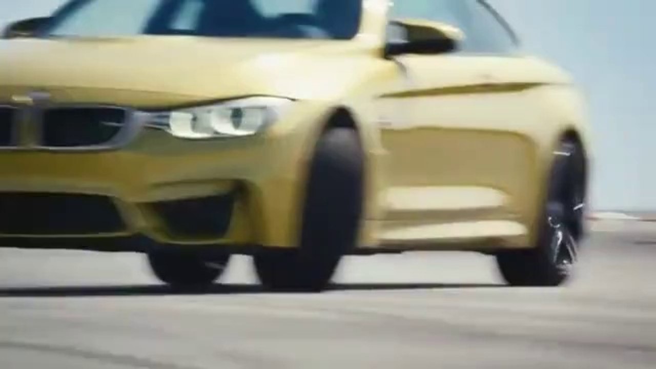 BMW M4 ile Deniz Ortasında Drift..