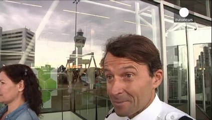 Hollanda düşen uçakta ölenlerin yasını tutuyor