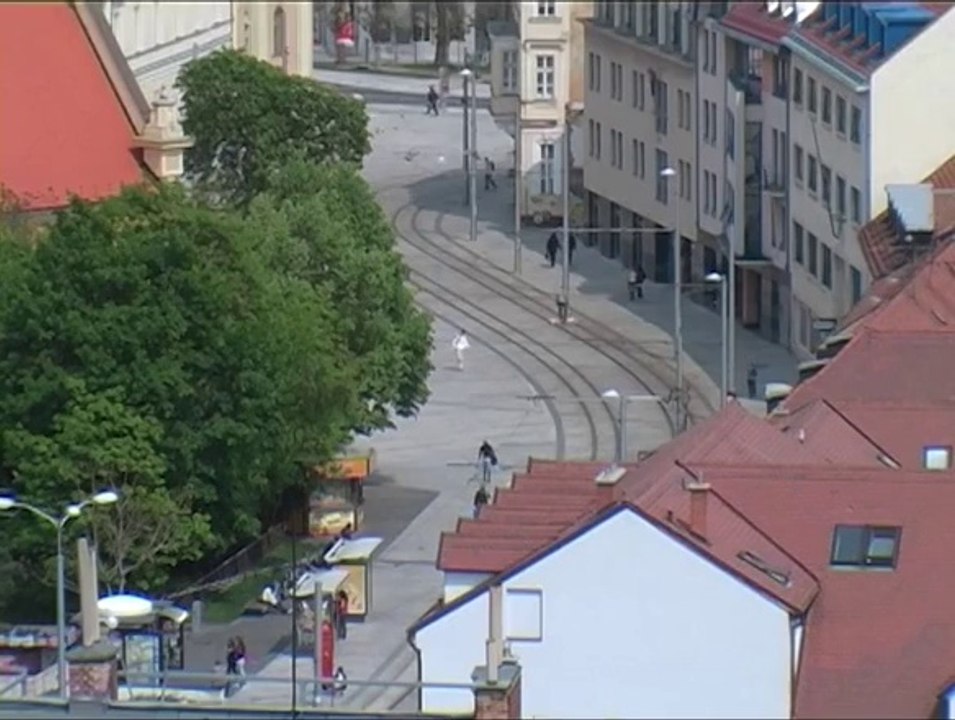 Une palette sur les rails d'un tramway