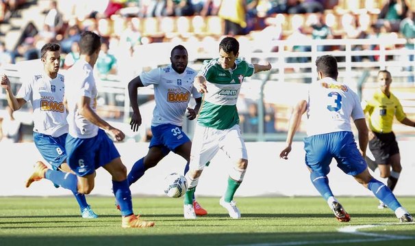 Palmeiras decepciona e perde para o líder Cruzeiro no Pacaembu
