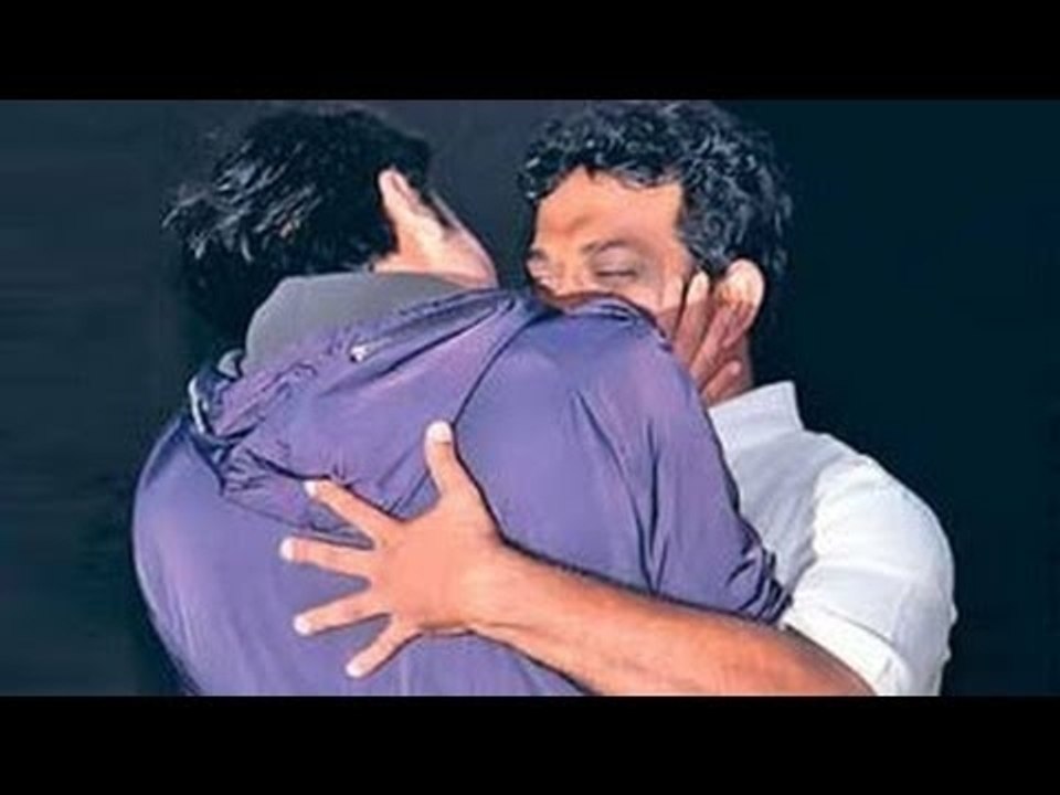 Ranbir Kapoor's Lip-Lock With Anurag Basu