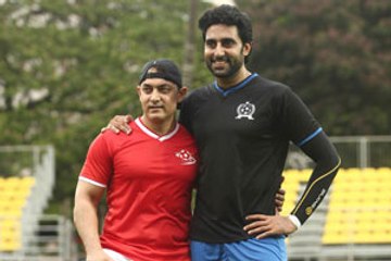 Aamir and Abhishek kick off their differences