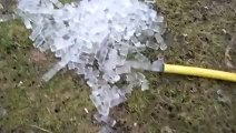LOL! Ice into the pipe generate cubes! Ice cylinder maker