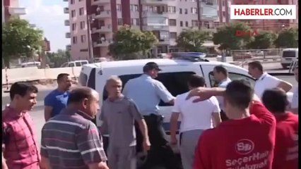 Kaza Yapan Kadının Cüzdanını Çalmak İstedi