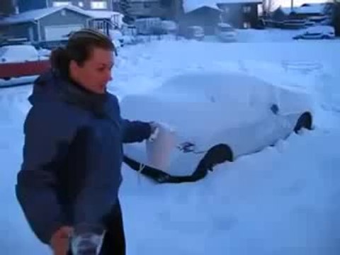 Boiling Water Freezes Instantly In -30ºC