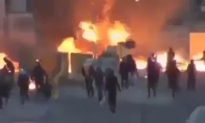 Filistinliler hep birlikte saldırarak bir anda israil tankını yakıyor