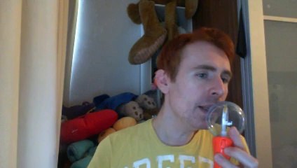 Wiwi égratigne "la scène" de Jean Lapointe