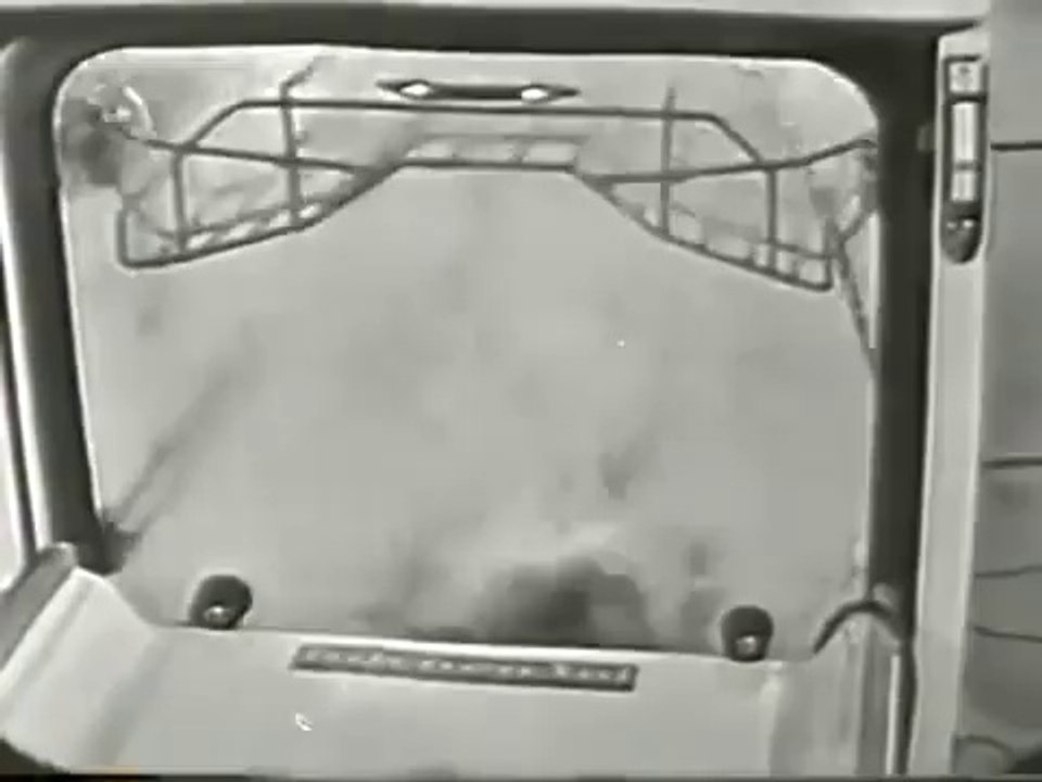 VINTAGE TIMEX COMMERCIAL JOHN CAMERON SWAYZE USING A DISHWASHER