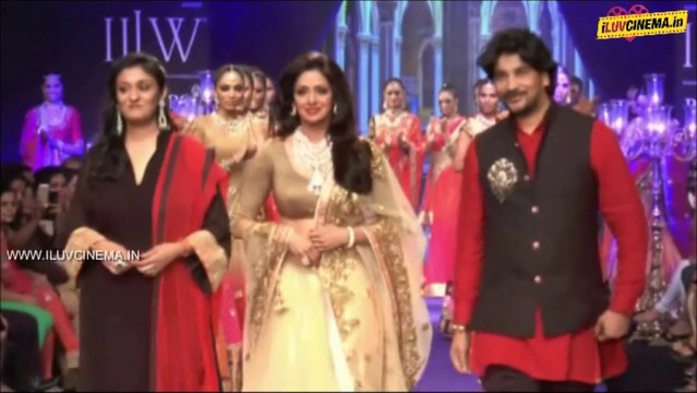 Sridevi,Kriti Sanon & Yami Light Up The Ramp Of IIJW 2014 @ iluvcinema.in