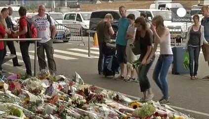 Hollanda düşürülen Malezya uçağının yasını tutuyor