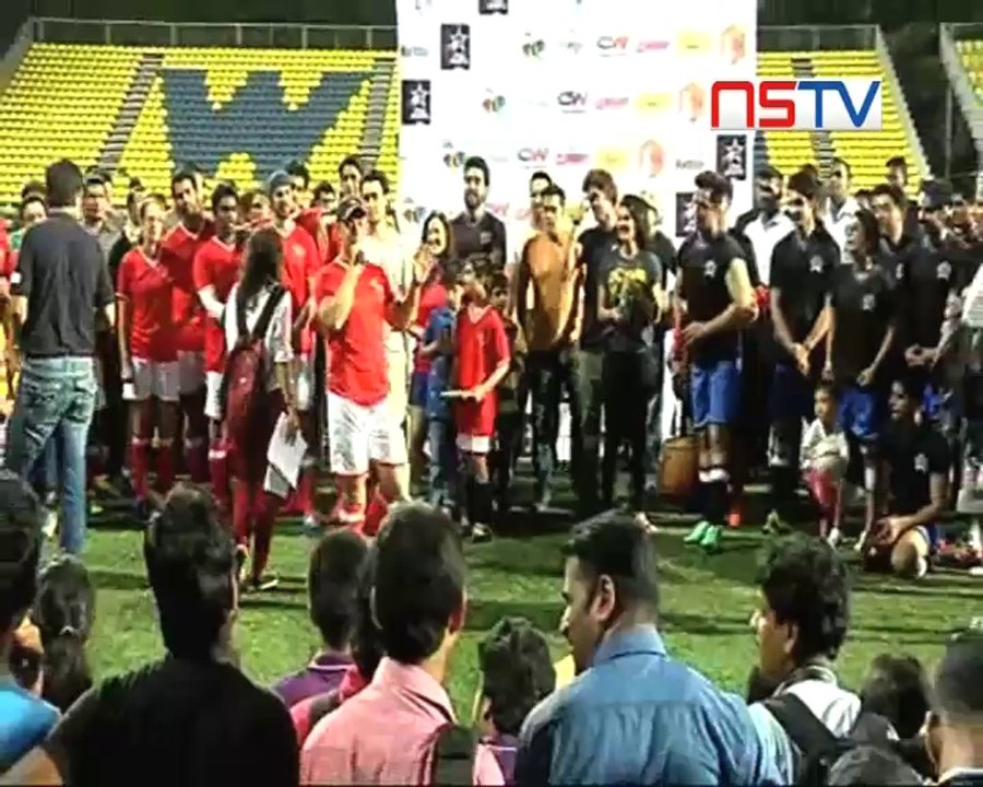 Aamir Khan's son Azaad play's football