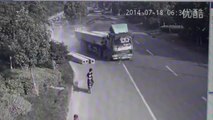 Lucky Truck driver almost killed by his load and trailer...