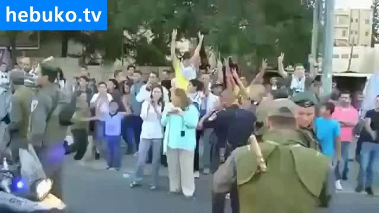 Filistini savunan Amerikalı Yahudi genci İsrail Polisinin götürmesi