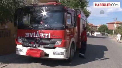 Kafası demir korkuluğa sıkışan çocuk kurtarıldı -