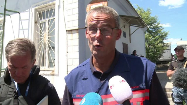 Forenses inspeccionan cuerpos en Ucrania