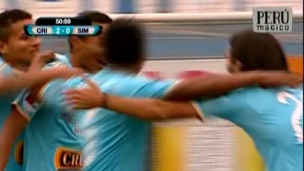 Perù, gol da 40 metri per Carlos Lobaton