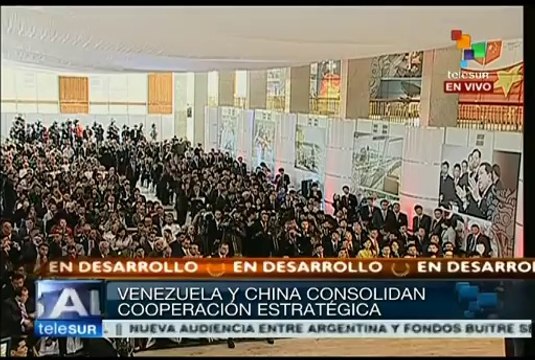 Entrega Nicolás Maduro obsequio a homólogo chino