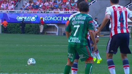 Mexique - Fernando Arce, un but magistral pour débuter