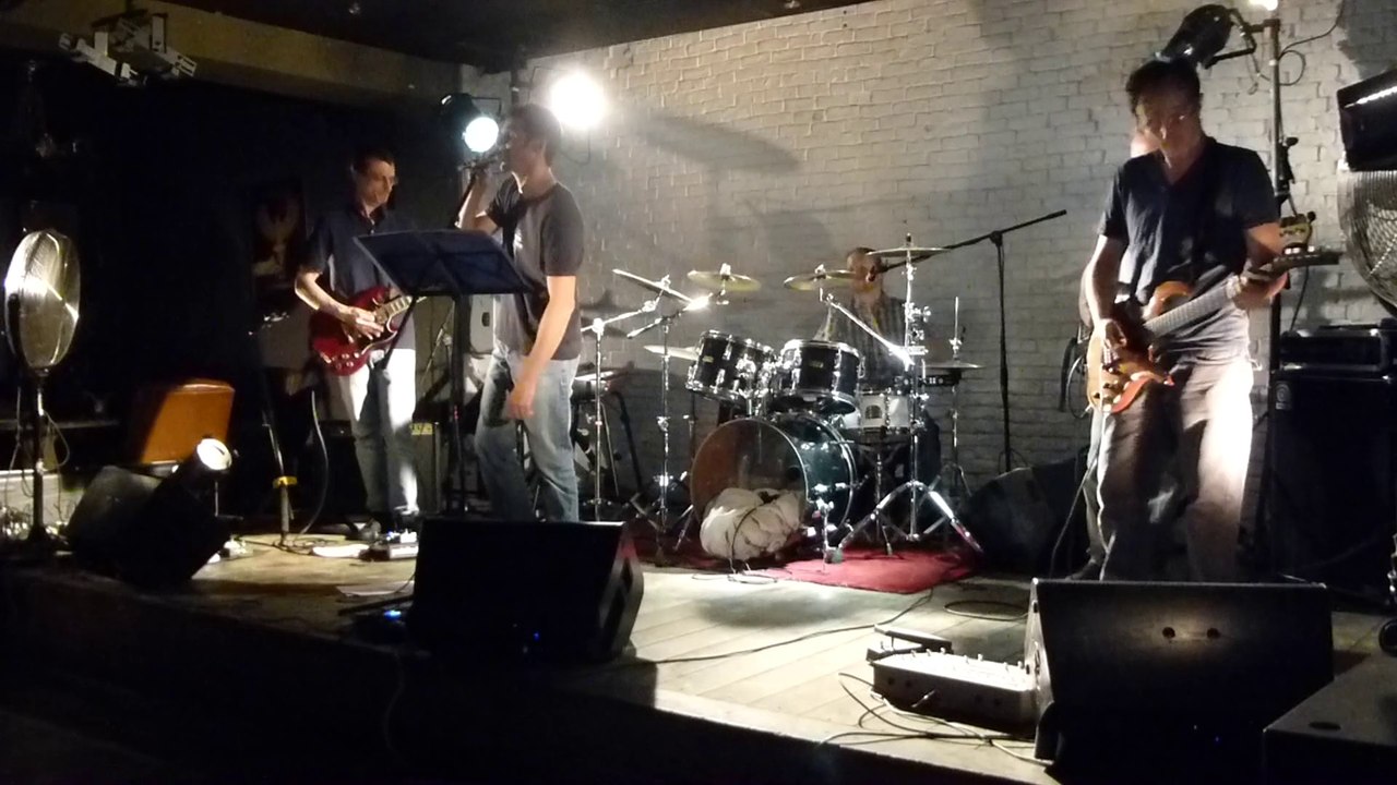 Flying Snails cover " R U Mine " (Artic Monkeys)