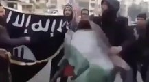 ISID israil bayragini yakacagna filistin bayragini yakiyor. Bunarın kini uğraşı müslümanlar kafire değil