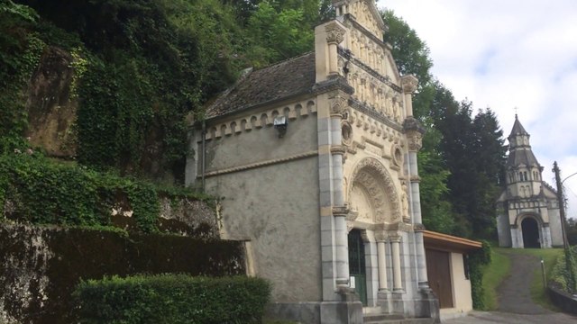 Parvis de l église de lestelle betharam