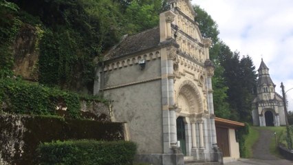 Parvis de l église de lestelle betharam