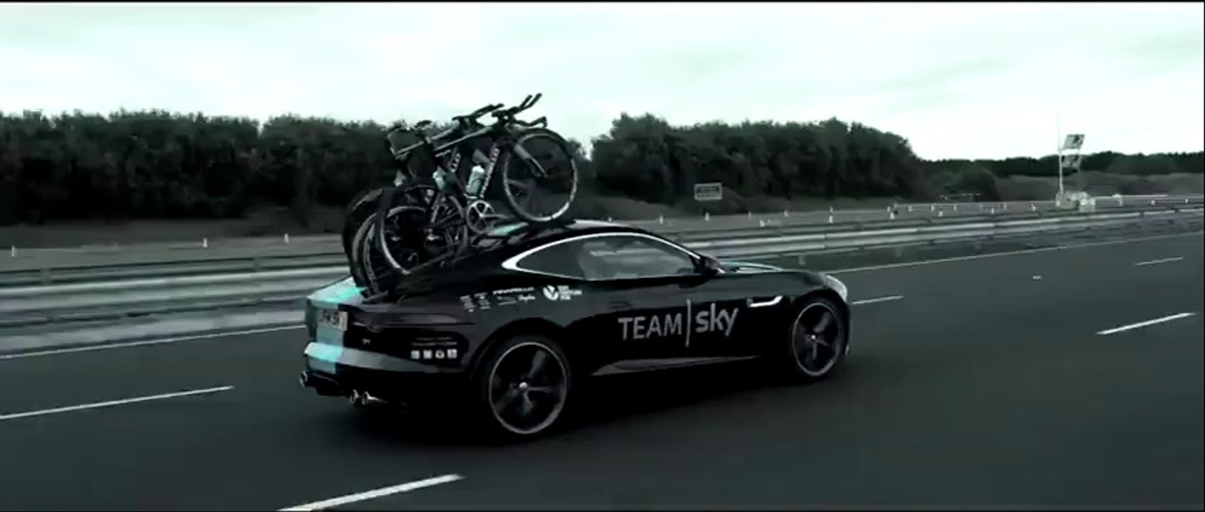 La Jaguar F-Type du Team Sky