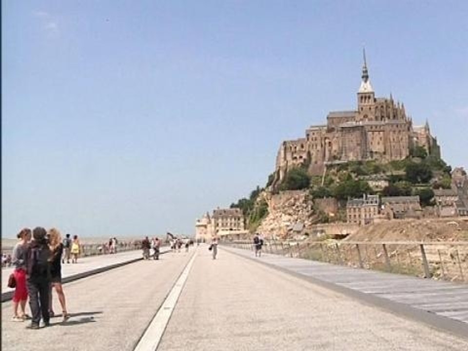 Le nouveau pont-passerelle au Mont-Saint-Michel est ouvert - 23/07