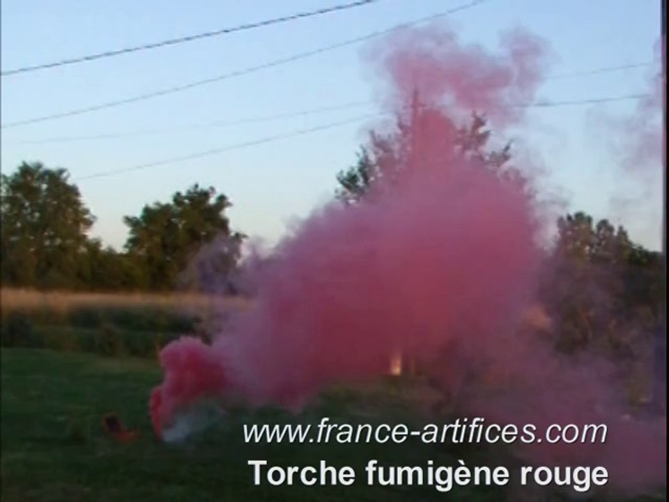 torche fumigene rouge disponible sur france-artifices.com